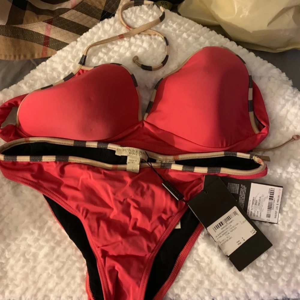 Burberry bikini 👙